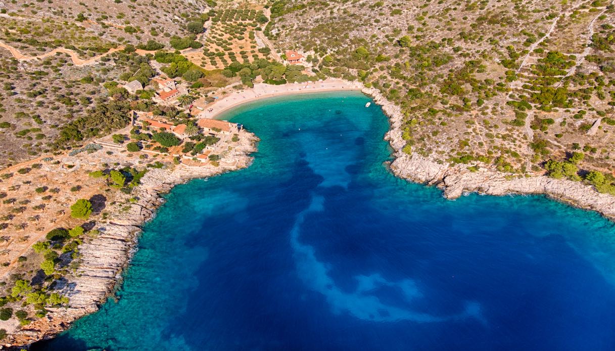 Splendida veduta della baia di Dubovica a Hvar