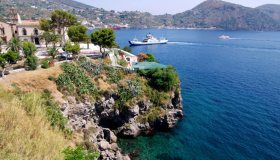 Eolie, prendere una casa in affitto