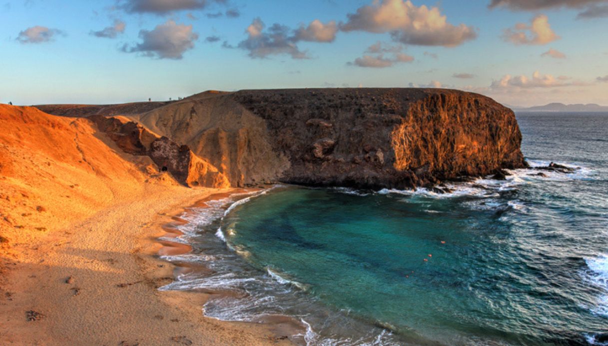 Playa Papagayo al tramonto, sull'isola di Lanzarote