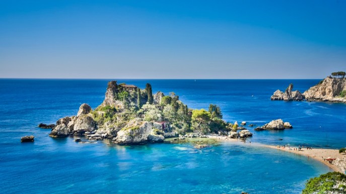 Come arrivare all’Isola Bella di Taormina, la “Perla del Mediterraneo”