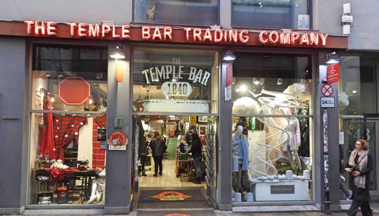 Negozio ufficiale del Temple Bar, dove sono presenti prodotti che conviene comprare a Dublino