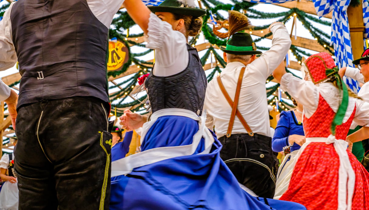 Vestiti tradizionali della Germania