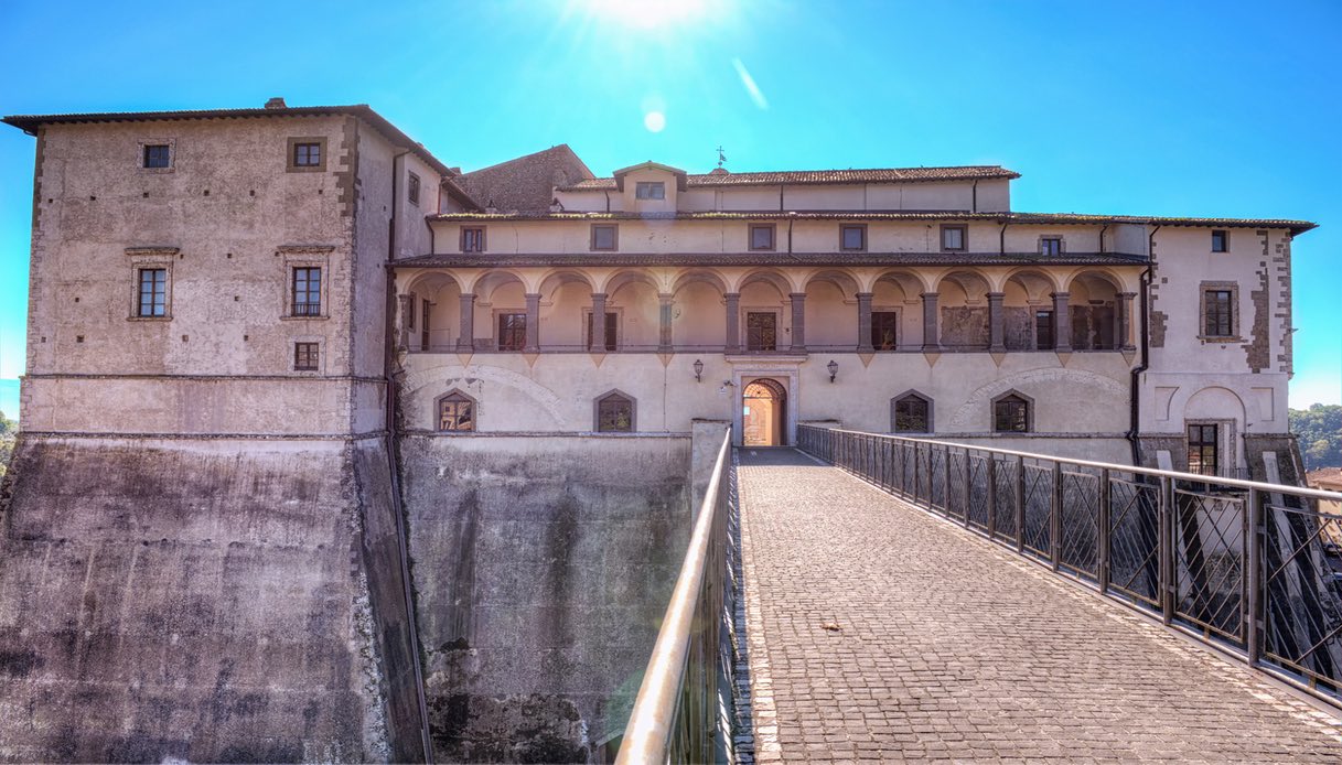 Il Castello Colonna a Genazzano, partenza del Cammino di San Tommaso