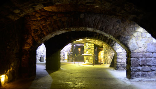 labirinto-castello-di-buda_th_500