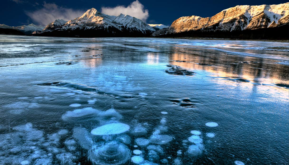 Frozen-methane-bubbles-Canada