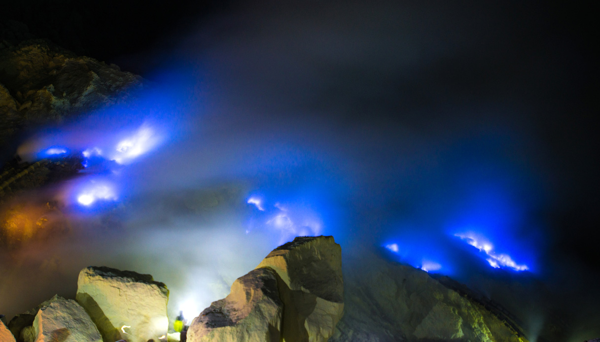 kawah-ijen-vulcano-lava-blu-1b-thinkstock