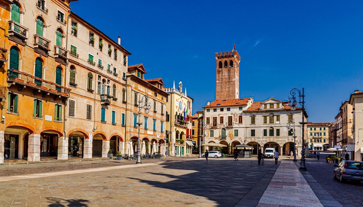 Piazza della Libertà a Bassano del Grappa