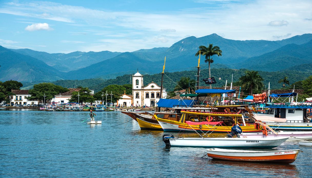 La Chiesa di Santa Rita de Cássia di Paraty vista dal molo