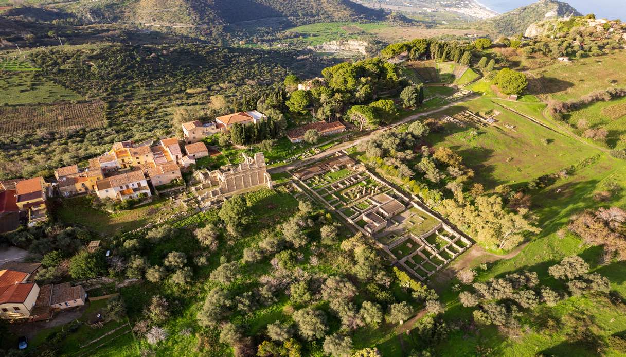 Veduta del Parco Archeologico di Tindari