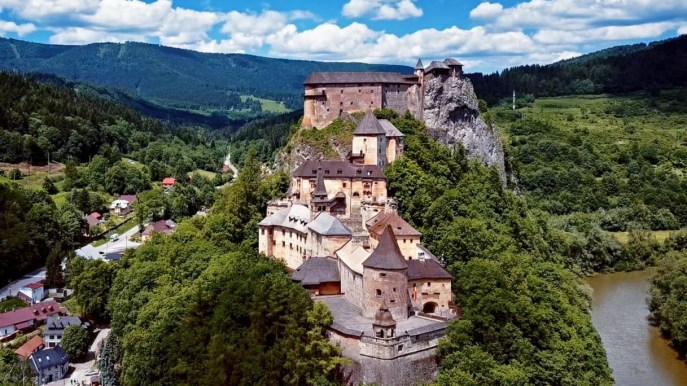 A Orava puoi visitare il castello di Nosferatu