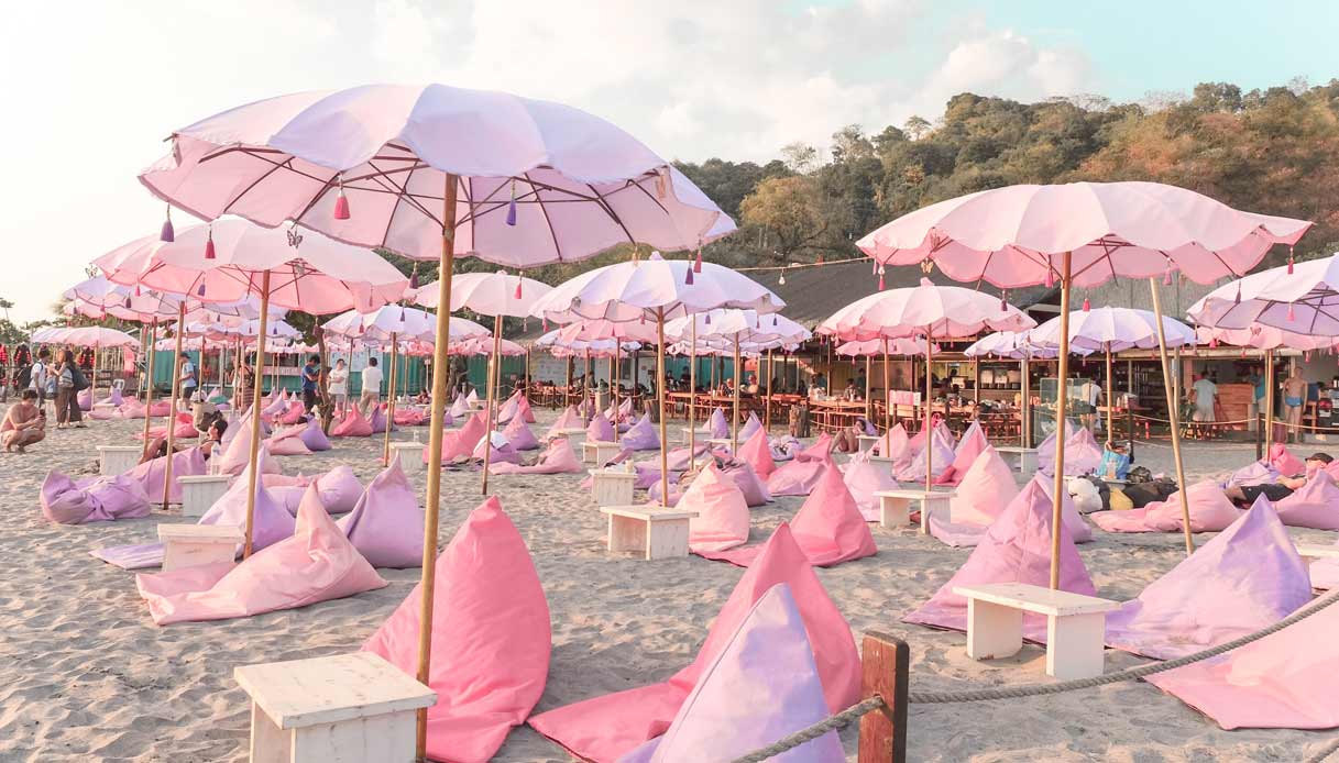 isola-gonfiabile-unicorni-spiaggia-filippine