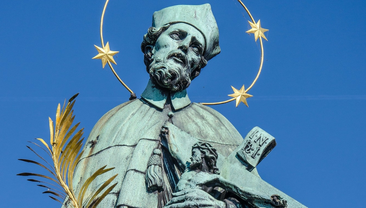 Ponte Carlo a Praga: statua di San Giovanni Nepomuceno