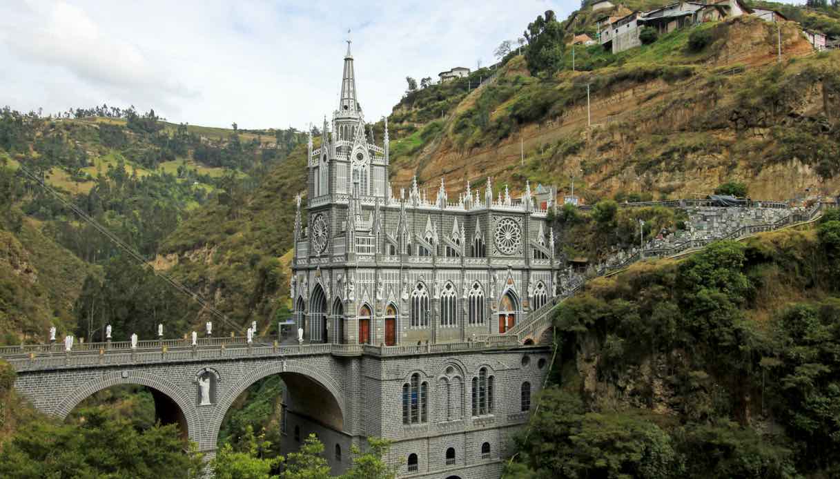 In Colombia, lo spettacolo del santuario di Las Lajas