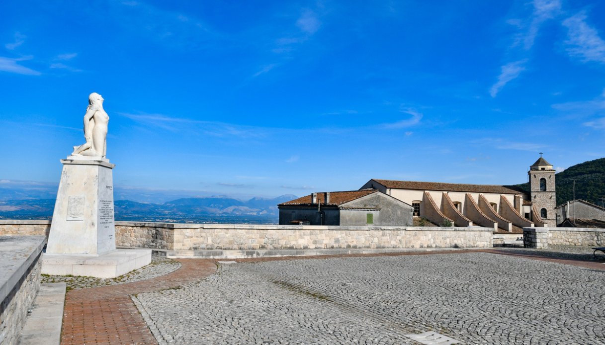 Monumento alla Mamma Ciociara, Castro dei Volsci