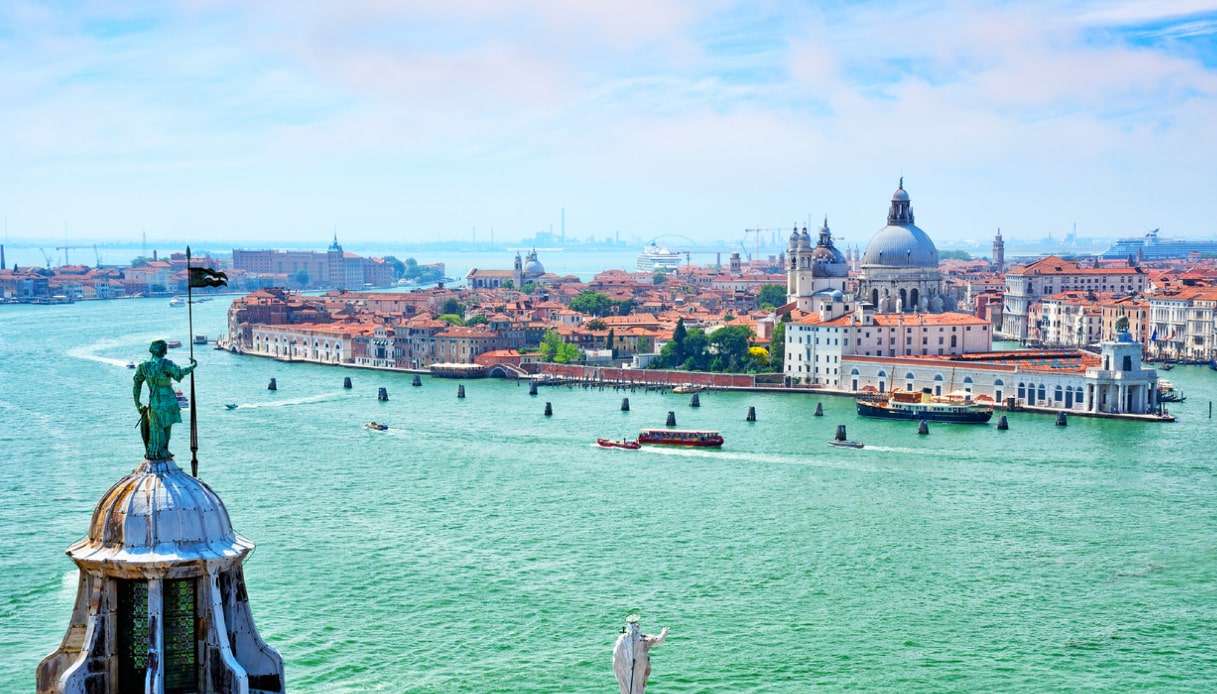 Cosa si nasconde sotto la laguna di Venezia