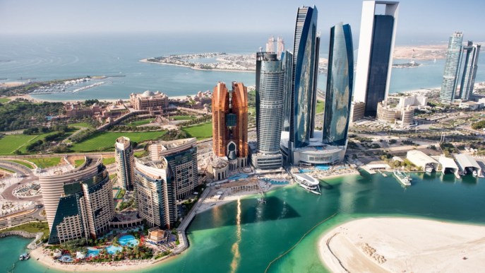 Emirati Arabi: arriva il primo treno turistico da Dubai ad Abu Dhabi