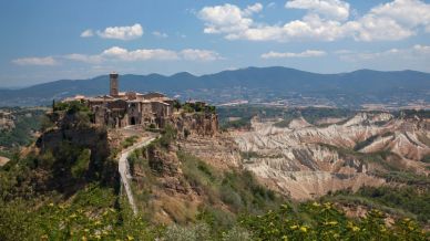 Civita di Bagnoregio, viaggio alla scoperta della suggestiva “città che muore”