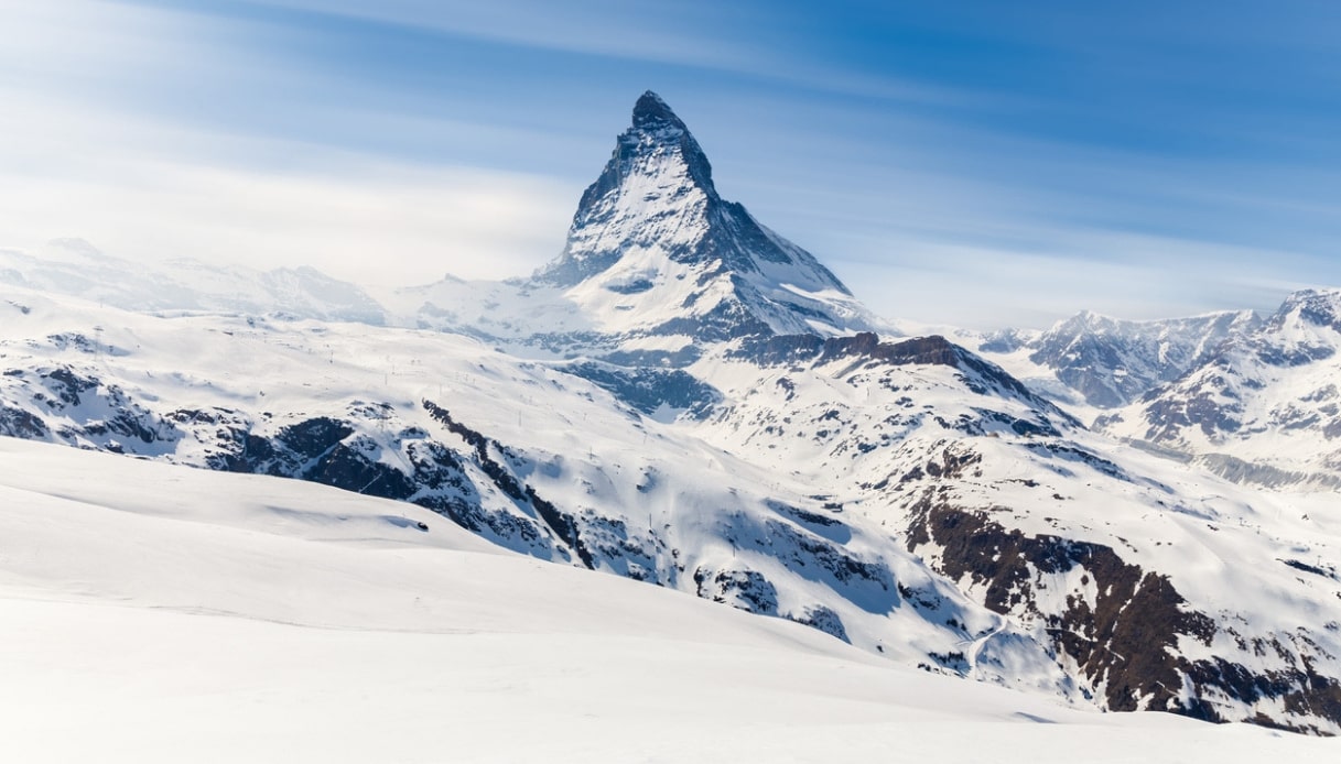 La splendida vetta del Monte Cervino, la famosa "piramide" della Valle d'Aosta
