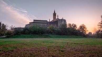 Grazie, il borgo lombardo che ospita uno splendido santuario
