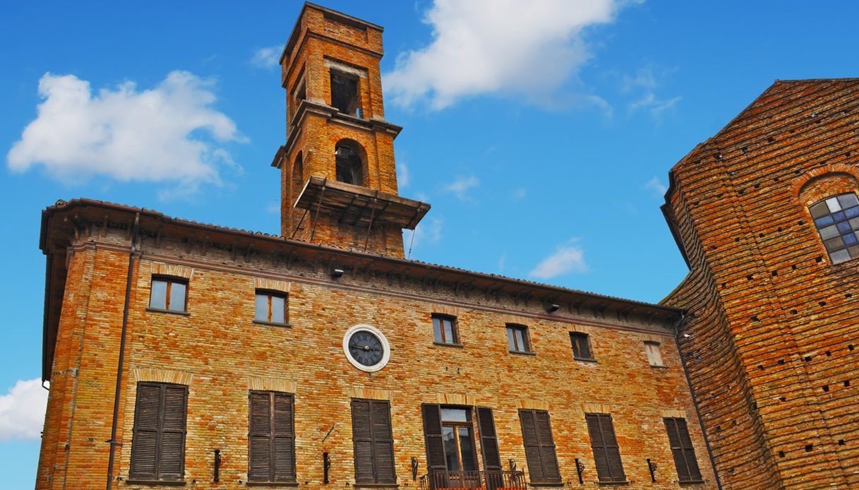 Municipio e Chiesa San Francesco a Mondavio