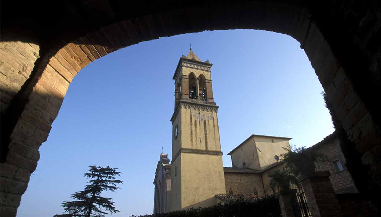 solomeo-umbria-chiesa