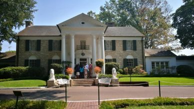 Visitare Graceland, la gigantesca villa dove visse Elvis Presley