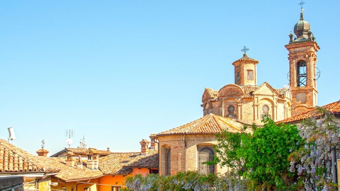 Neive, borgo di dolci colline ed inebrianti profumi