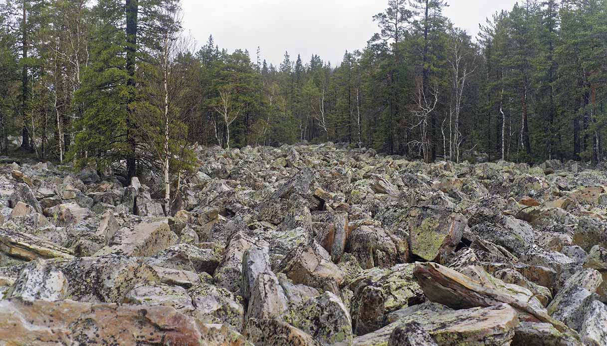 fiume di pietre russia
