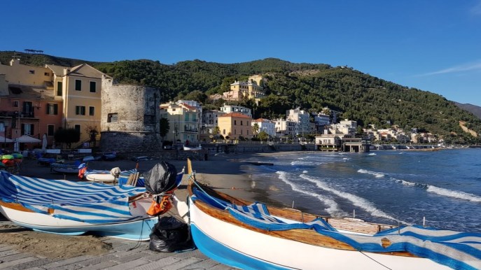 Laigueglia, il magico borgo ligure circondato dal mare