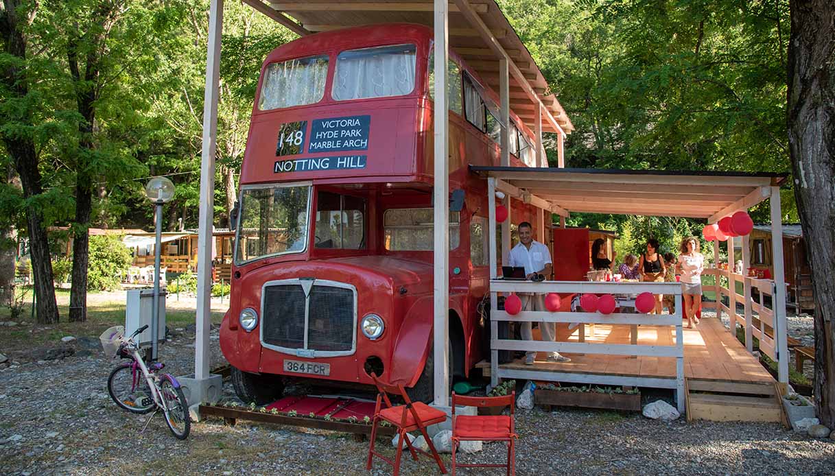 Un autobus di Londra è ora una casa vacanze