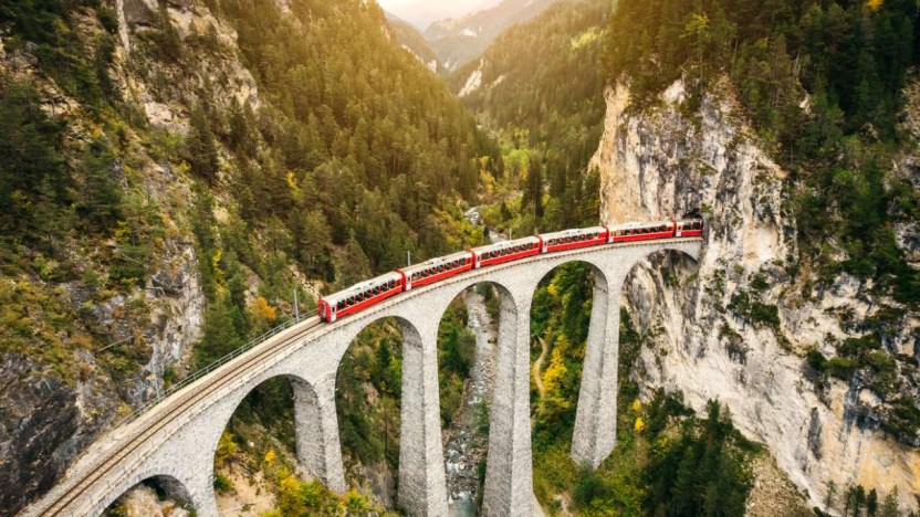 Trenino Rosso del Bernina, il più panoramico d’Europa