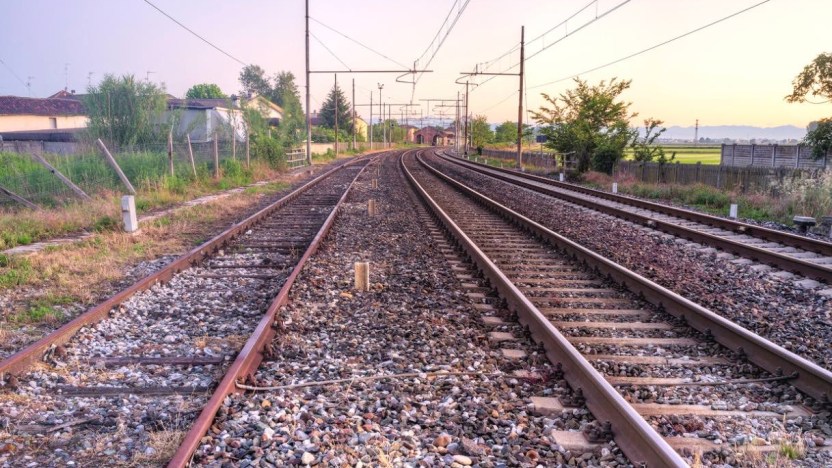 A spasso sulle linee ferroviarie dismesse in bicicletta: l’idea è geniale