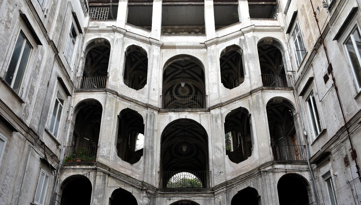 Palazzo_Sanfelice_Napoli