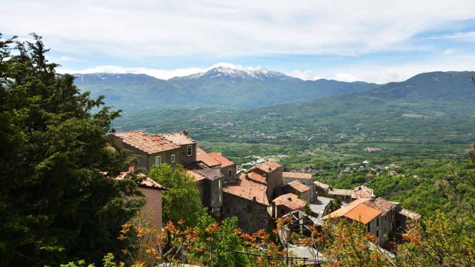 Macchiagodena, il borgo del Molise che ospita gratis chi porta un libro