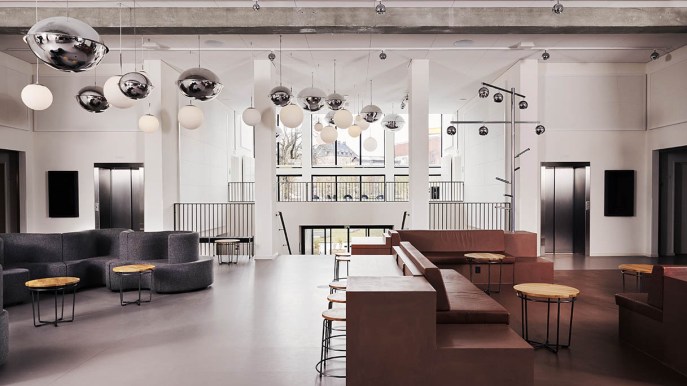 Ostello sì, ma di lusso. E questo ricavato da una biblioteca è il più bello