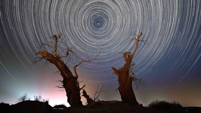 Come la notte stellata: il deserto solitario che sembra un quadro di Van Gogh