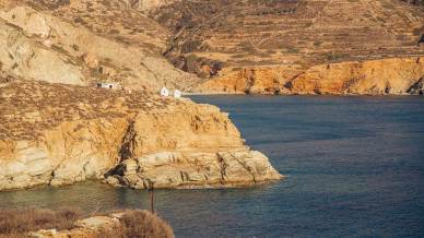 Folegandros, l’isola selvaggia delle Cicladi