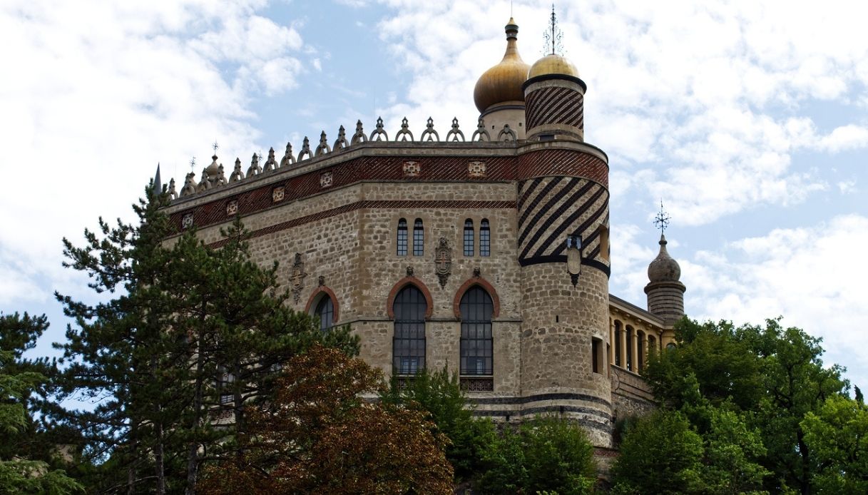 castello delle fiabe rocchetta mattei