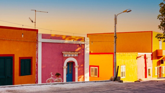 Il rifugio perfetto nel Mediterraneo è una piccola isola colorata