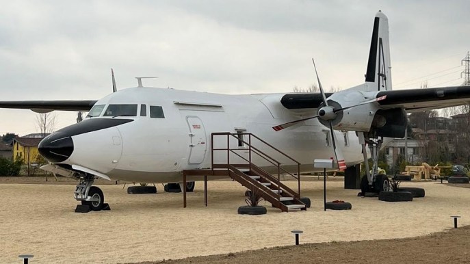 Un vecchio aereo è stato trasformato in un’esclusiva suite d’hotel