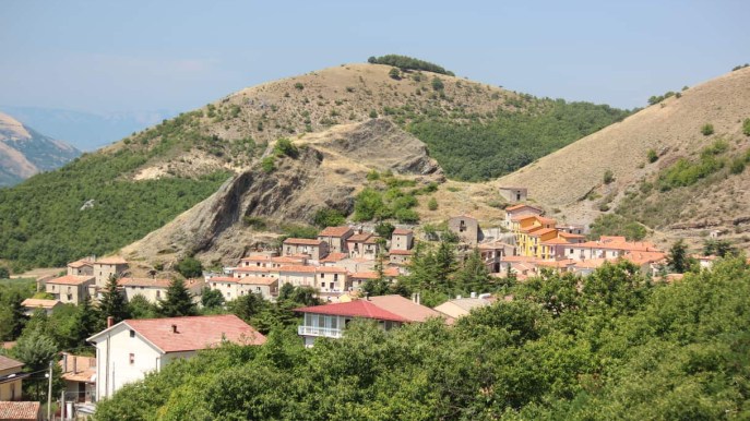 Alla scoperta del borgo di Sasso di Castalda