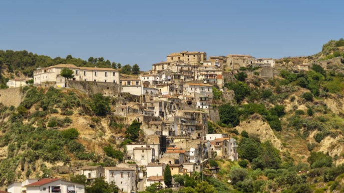 Tursi, il borgo circondato dai calanchi