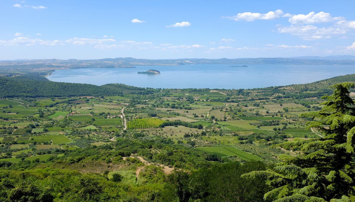lago fi bolsena isola bisentina