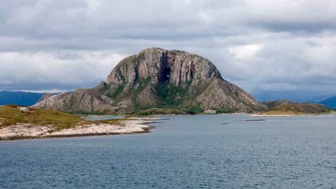La strada che compare e scompare dall’acqua