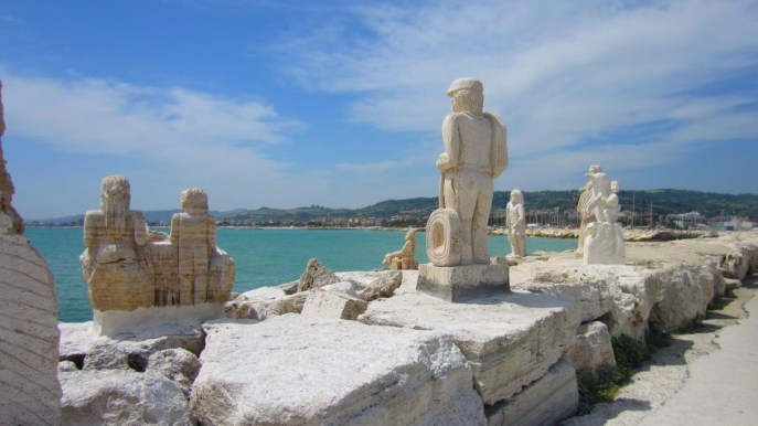 In Italia esiste un museo a cielo aperto sul mare: è spettacolare