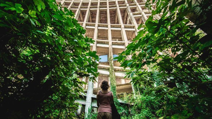 Il nuovo itinerario tra edifici in pietra che tornano in vita