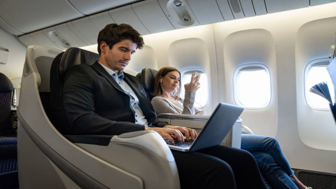 Servizi extra in aereo: le compagnie che ci guadagnano di più