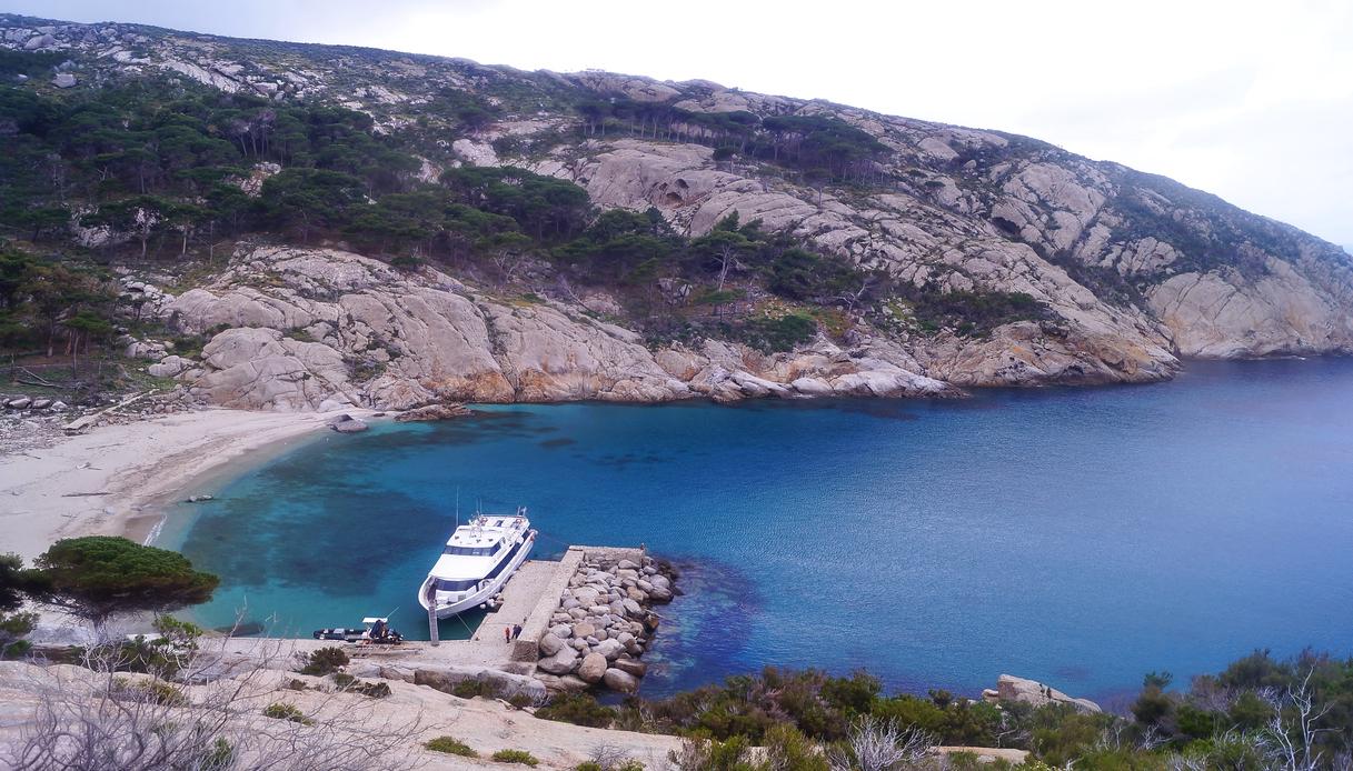 Cala Maestra montecristo