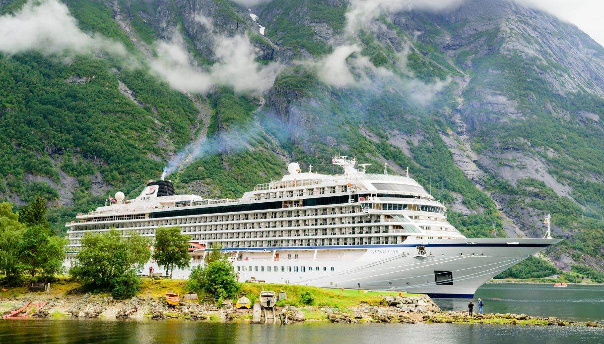 La nave Viking Cruises in porto