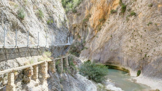 Passerelle del Vero, un incredibile percorso tra gole profonde